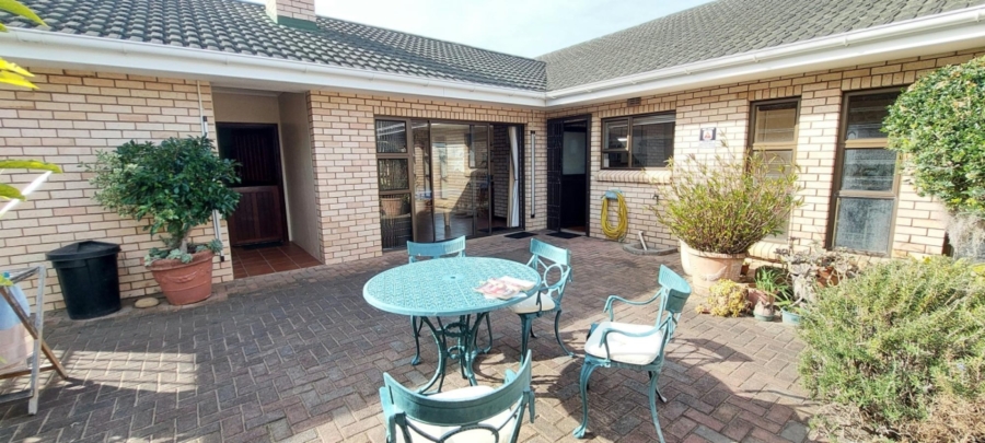 4 Bedroom Property for Sale in Glen Stewart Eastern Cape